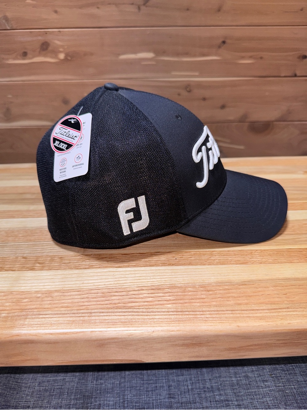 NEW XL/XXL Men’s Titleist FJ Pro V1 Black Golf Tour Flex Fit Fitted Hat Cap NWT
